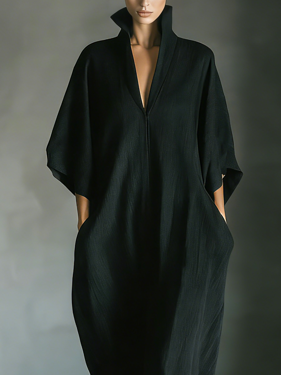 Lampedusa | Maxi abito nero con maniche a kimono e scollo a V