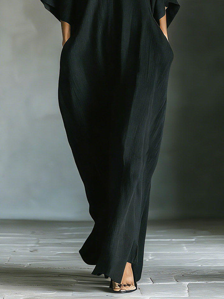 Lampedusa | Maxi abito nero con maniche a kimono e scollo a V