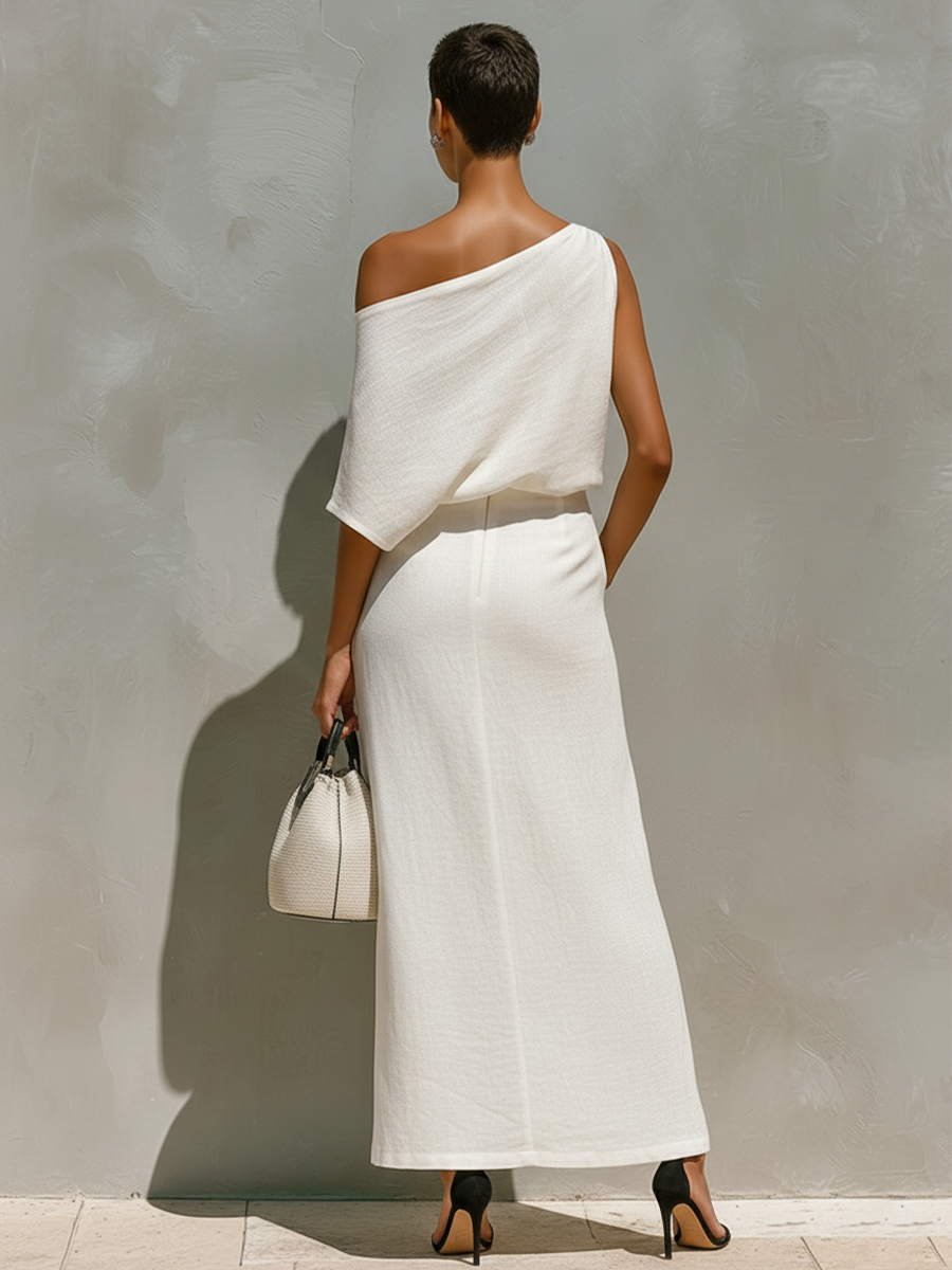 Prisca | Completo bianco monospalla con nodo e spacco frontale
