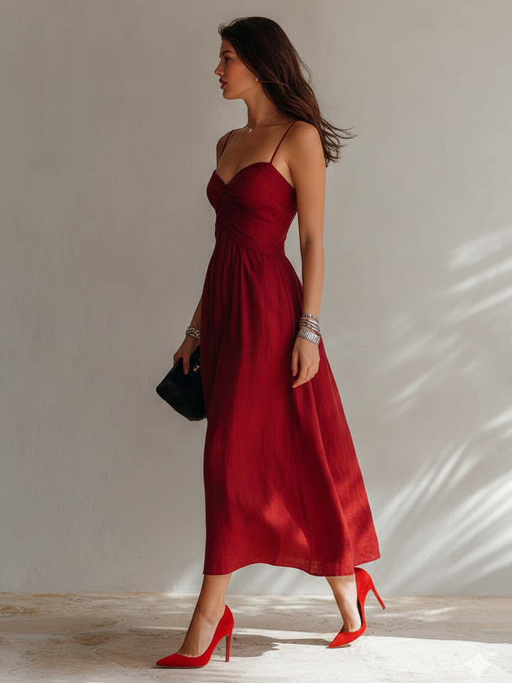 Alba | Midi abito rosso con scollo a cuore e corpetto arricciato