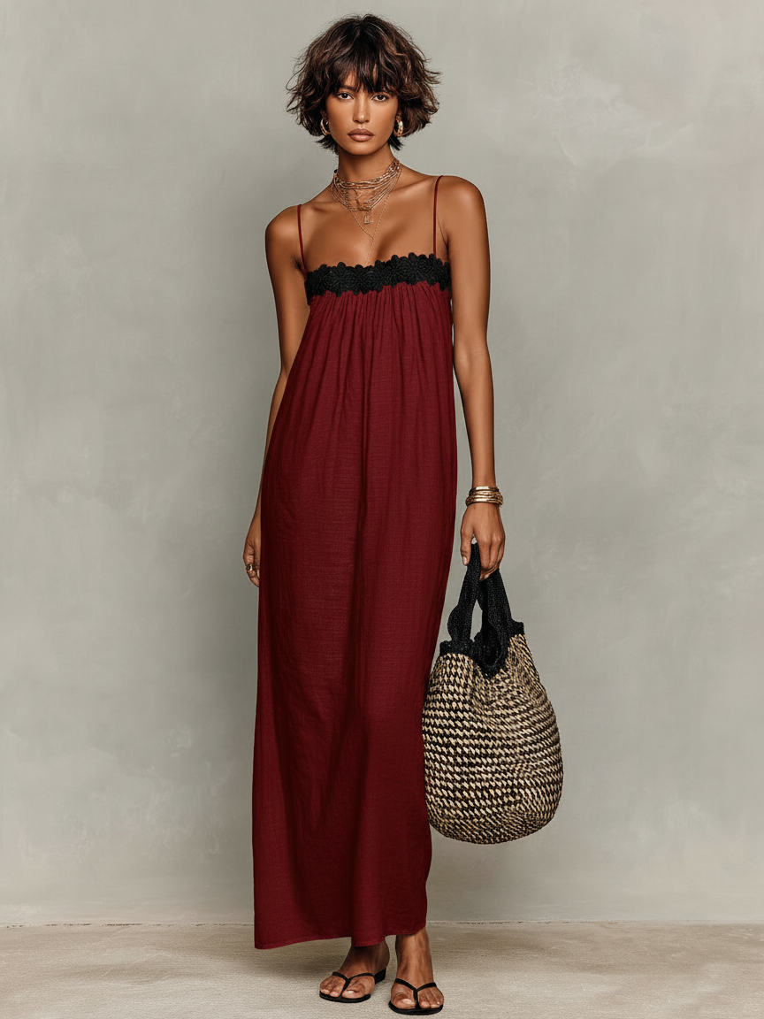 Greta | Maxi abito nero con dettaglio in pizzo e spalline sottili