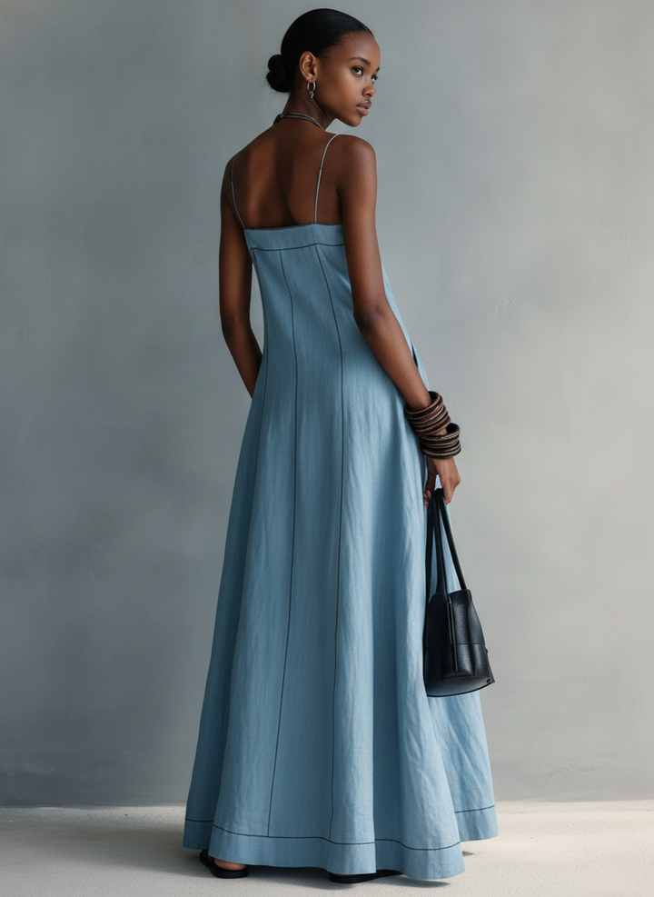 Berenice | Maxi abito azzurro smanicato dalla linea morbida