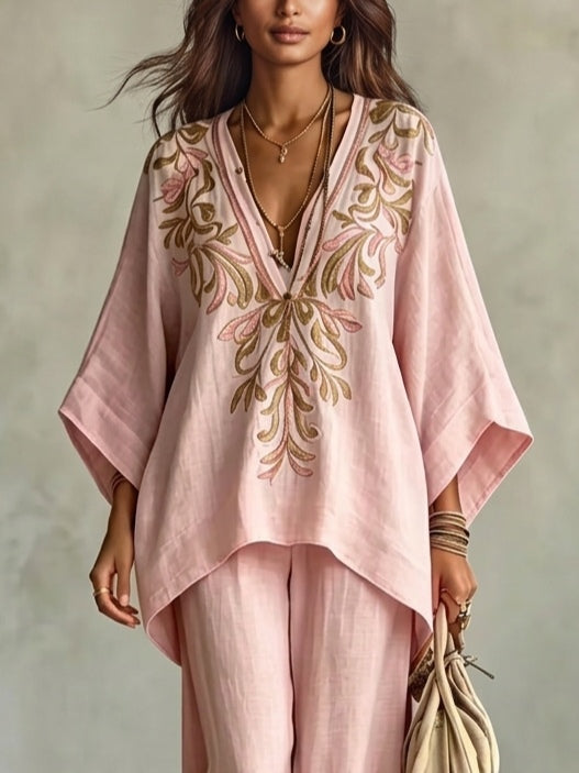 Abruzzo | Completo rosa con top a mantella ricamato e pantaloni ampi